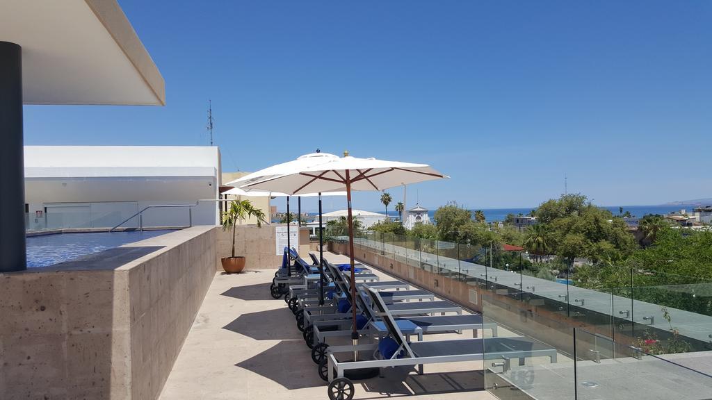 Hotel Catedral La Paz Esterno foto The rooftop pool at the hotel