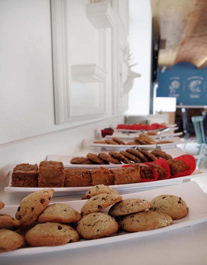 Hotel Catedral La Paz Esterno foto A selection of Italian cookies